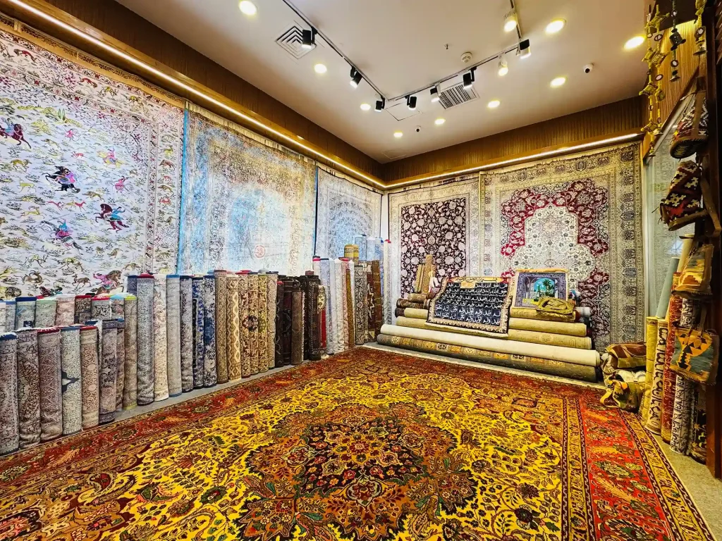 Hunza Galleria